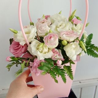 Torebka kwiatowa z Eustomy 