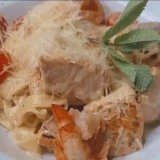 «ФАРФАЛЛЕ С КРЕВЕТКАМИ И РУККОЛОЙ»