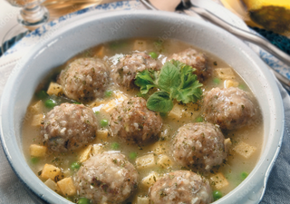 Albóndigas En Salsa De Almendras