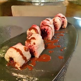 Rolls sa Nutellom i šumskim voćem