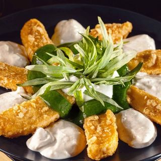 დაბრაწული კარტოფილი იმერული ყველის კრემით