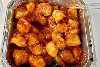 Gnocchi di patate con pomodoro fresco e basilico