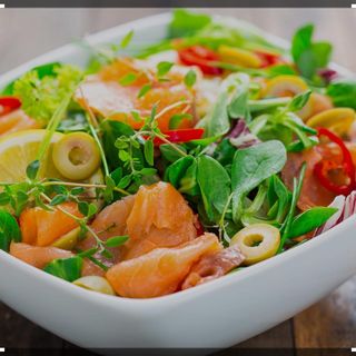 Ensalada De Salmón Y Aguacate