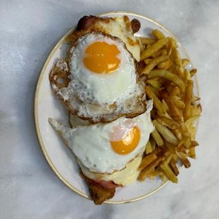 Milanesa Napolitana Especial + Bebida + Postre