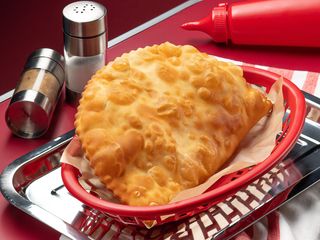 Чебурек з бараниною