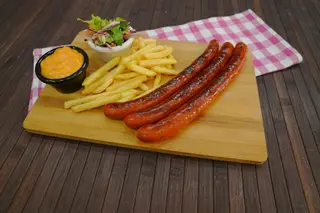 Dimljena ljuta kobasica obrok