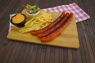 Domaća dimljena kobasica obrok