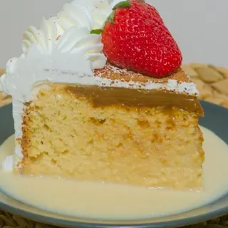 Tarta de tres leches (porción)
