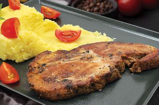 Свински Врат Печен В Бира С Пюре От Батат (350г)