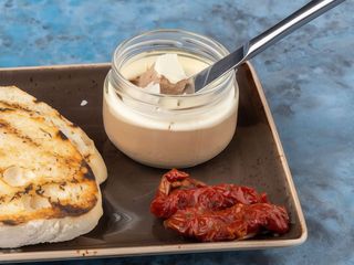 BRUSCHETTA З КУРЯЧИМ ПАШТЕТОМ (160g)