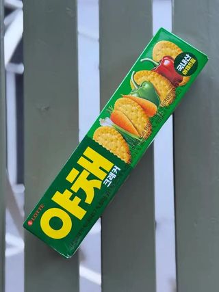 Krakersy warzywne Lotte 83g.