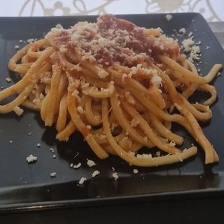 Strengozzi tagliati a mano con sugo di asparago selvatico