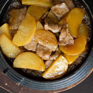 76. Vitello con patate alla piastra