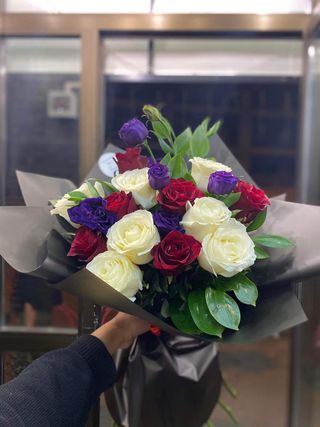 #30. ვარდების თაიგული ეუსტომებით