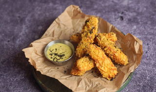 Курячі нагетси з медово гірчичним соусом