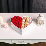 Inima mare cu trandafiri si dulciuri