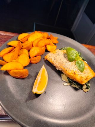 Łosoś grillowany 180g