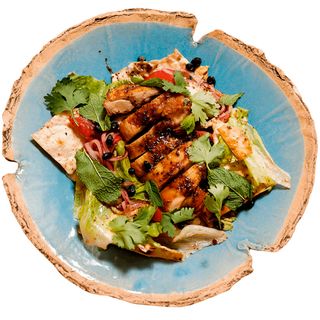 Салат Фатуш з курчам тоне у спеціях (315 г)