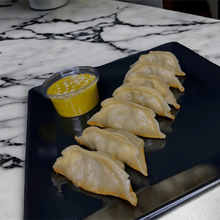Pierożki  GYOZA z  kaczką  7  szt