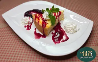 Cheesecake cu  toping de afine..