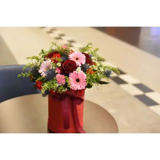 Flowerbox z różową gerberą