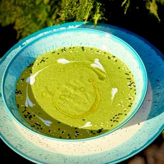 Суп зі шпинатом і броколі