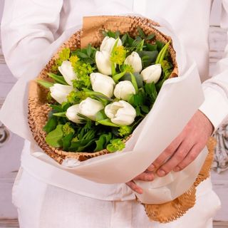 Buchet cu 11 lalele albe