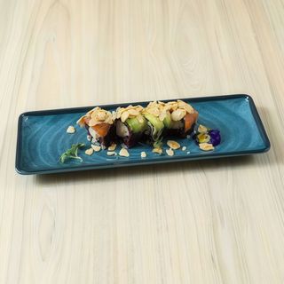 83. Uramaki monkey roll (8 piezas)