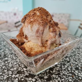 Dos Bolas de Helado ¡Acompáñalas con tu sirope y topping favorito!