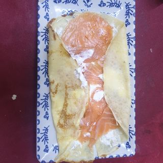 Crep salado de queso Philadelpia y salmón