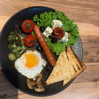 საუზმე პატარა