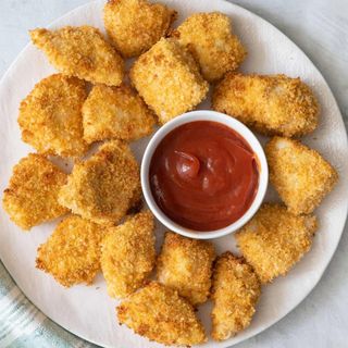 Chicken Nuggets (6 Pcs) With Chips