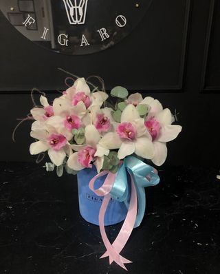 Cutie eleganta cu orhidee