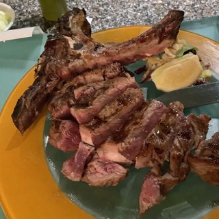 Tagliata di manzo rucola e grana 600 g