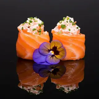 Gunkan Salmão