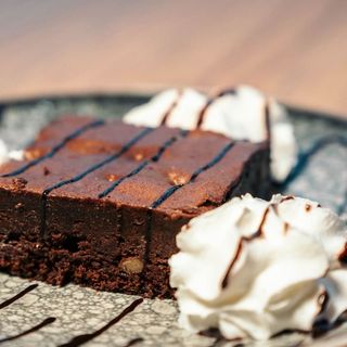 > BROWNIE CON NUECES