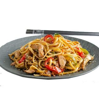 Tallarín Al Wok Especial