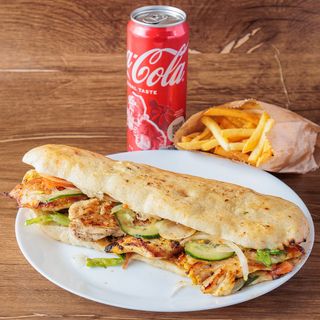 Pileće belo 200g + pomfrit 125g + Coca-Cola limenka 0.33l