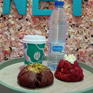 Kit de 2 Cookies + 1 Café a eleccion + 1 Agua 500ml