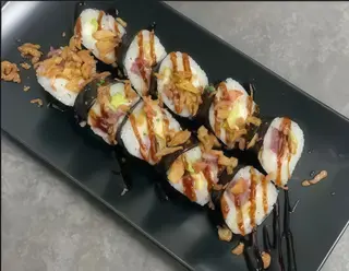 Futomaki de atún (10 Pzs.)