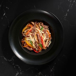 Udon cu carne de vită