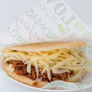 Arepa de Carne Mechada