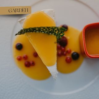 Cheesecake sa prelivom od breskve