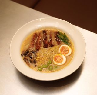 Рамен з курячим шніцелем (500г)