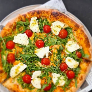 Pizza Capresse Con Pesto (30 Cm.)
