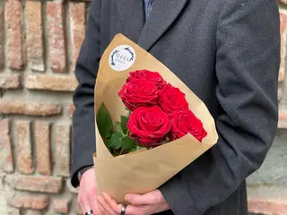 წითელი ვარდების თაიგული (5 ტოტი)