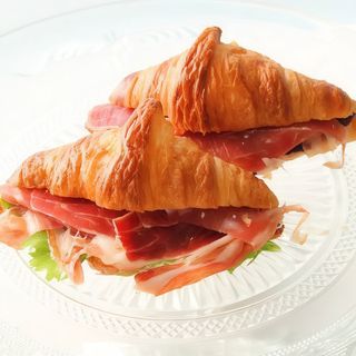 2 Petit Croissans de jamón ibérico