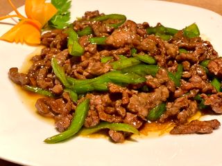 Ternera con pimientos verdes