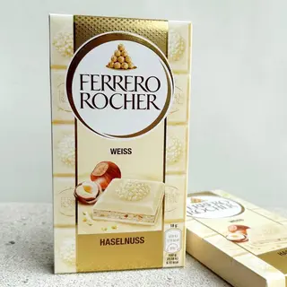 Шоколад Ферерро білий з горіхом