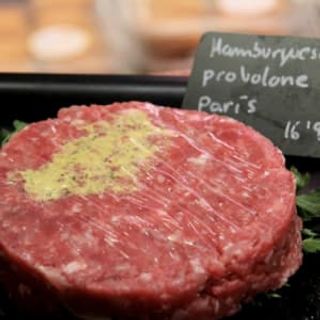 4 HAMBURGUESES FARCIDES AMB PROVOLONE I CAFÈ PARÍS